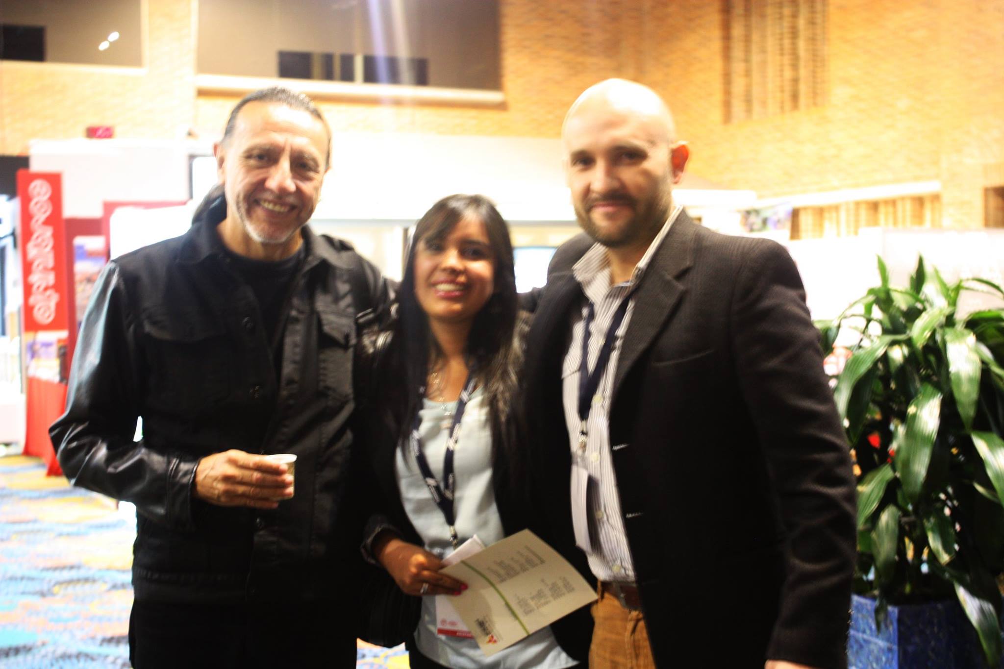 Compartiendo escenario con uno de los arquitectos bioclimáticos mas importantes en latino américa- Arq. Luis Lognhi.