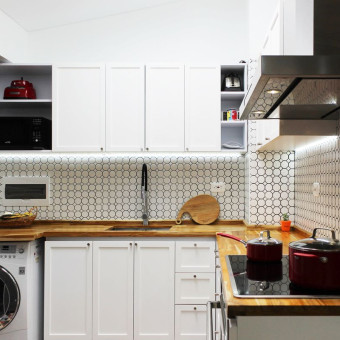 Remodelacion de cocina pequeña, incluye zona de lavandería